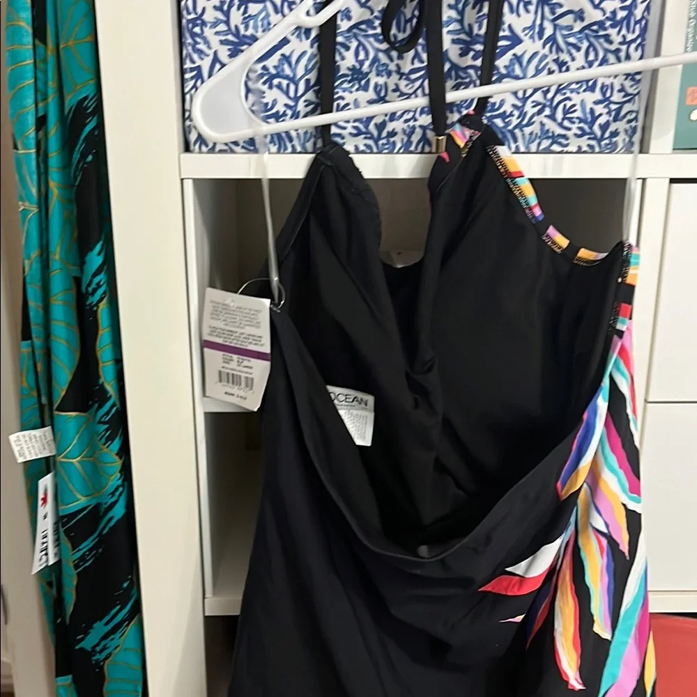 24th & Ocean Black Multicolor Bikini top
